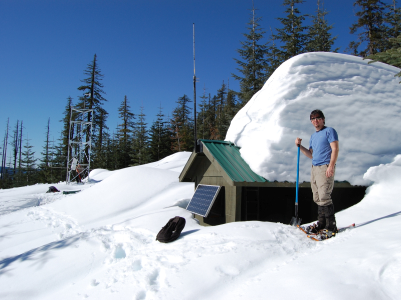 Vanilla Met shelter during April 2008 snow event