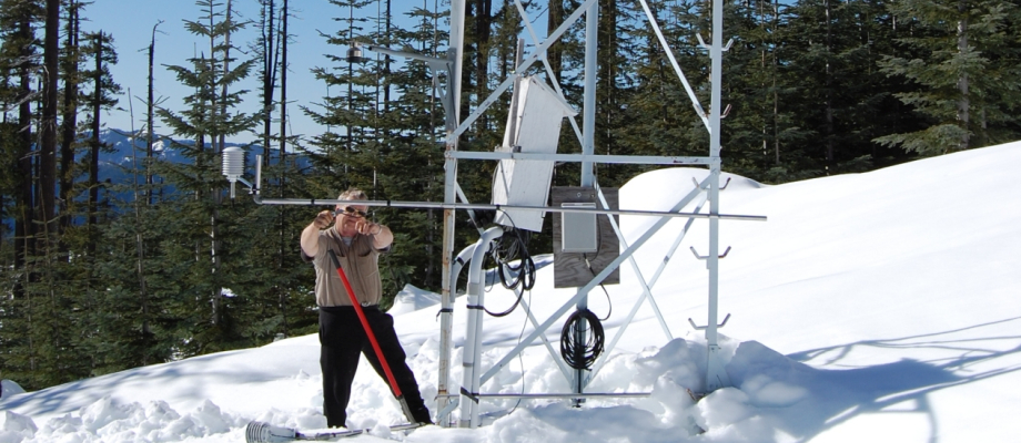 Upper Lookout Met during April 2008 snow event