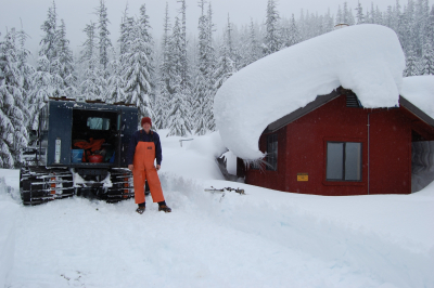 Central Met and Sno-Cat during wnow event